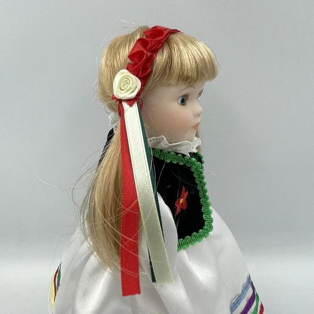 Royalton Porcelain Doll 1998 Wanda Storybook Doll Hand Painted Poland 10 Inches